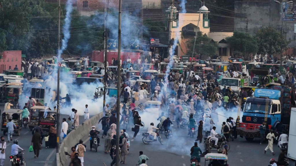 Violent Clashes Erupt in Lahore as TLP Protesters March Towards Islamabad Over Gaza Conflict