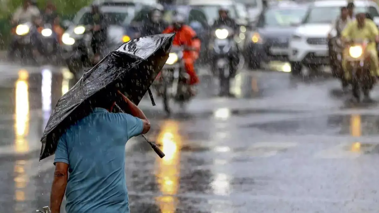 Heavy Rains Lash Across Gujarat, IMD issues Warning