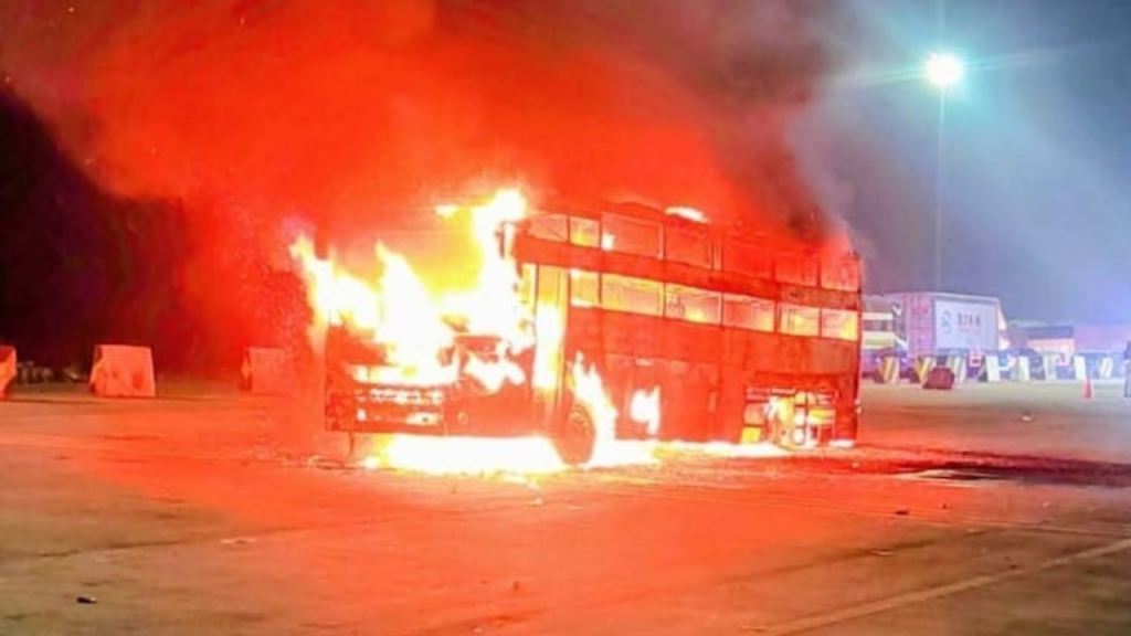 AC Bus Catches Fire on Agra Expressway in Lucknow, 70 Passengers Escape Unharmed