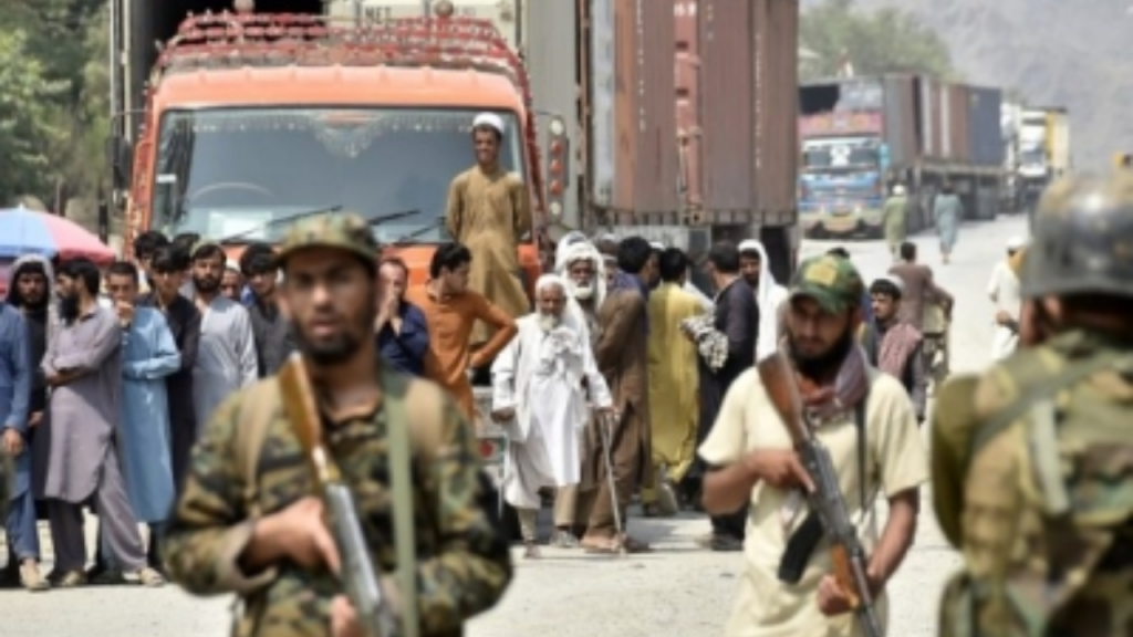 Afghan, Pakistani Transporters Stranded amid Torkham Border Closure