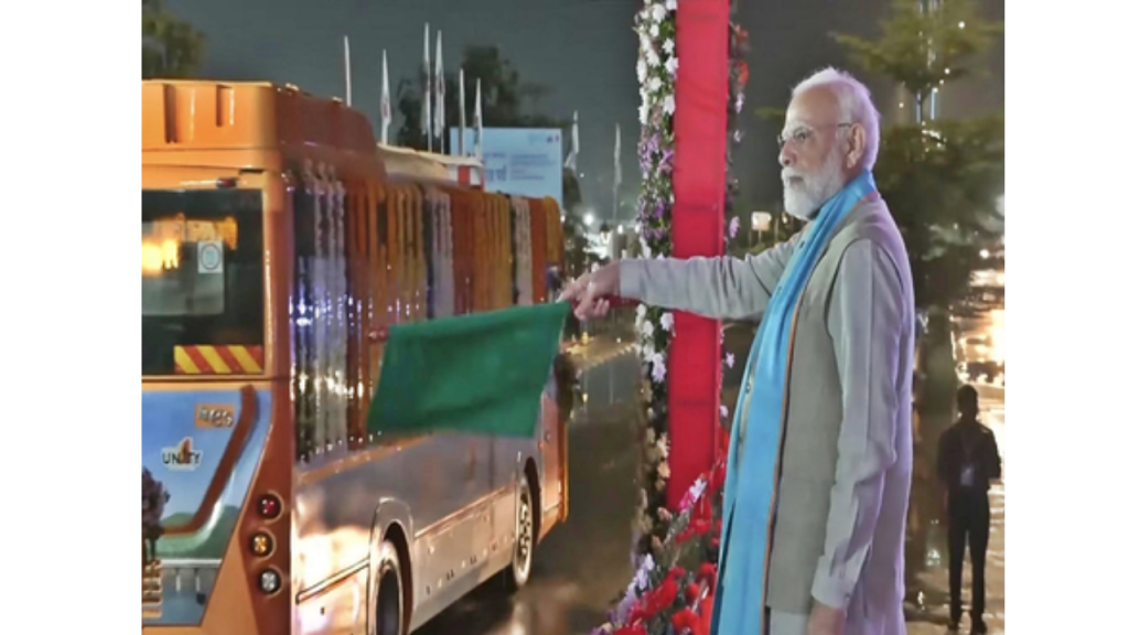 PM Modi Flags Off 25 Electric Buses at Statue of Unity, Pushes for ‘India’s First E-City’ in Ekta Nagar