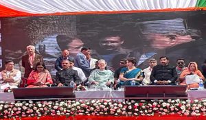 Sonia Gandhi Unveils Virbhadra Singh’s Statue on Shimla Ridge