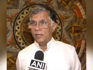 Pawan Khera accuses BJP of being “issueless”, lacking vision