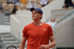 Tennis: Sinner begins bid to retake World No. 1 with victory in Paris