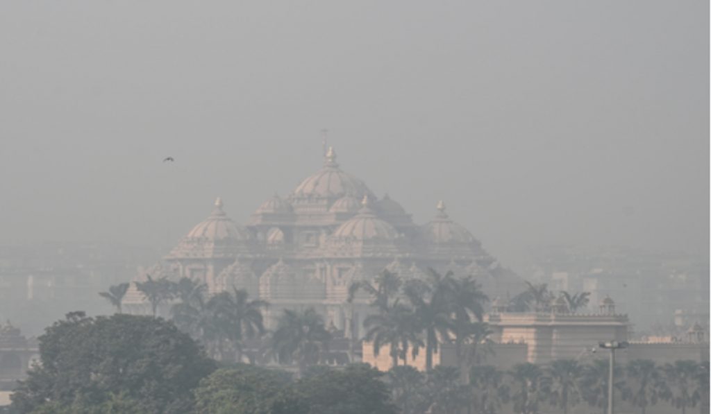Delhi Air Quality Turns Severe as Dense Fog and Cold Wave Hit Capital