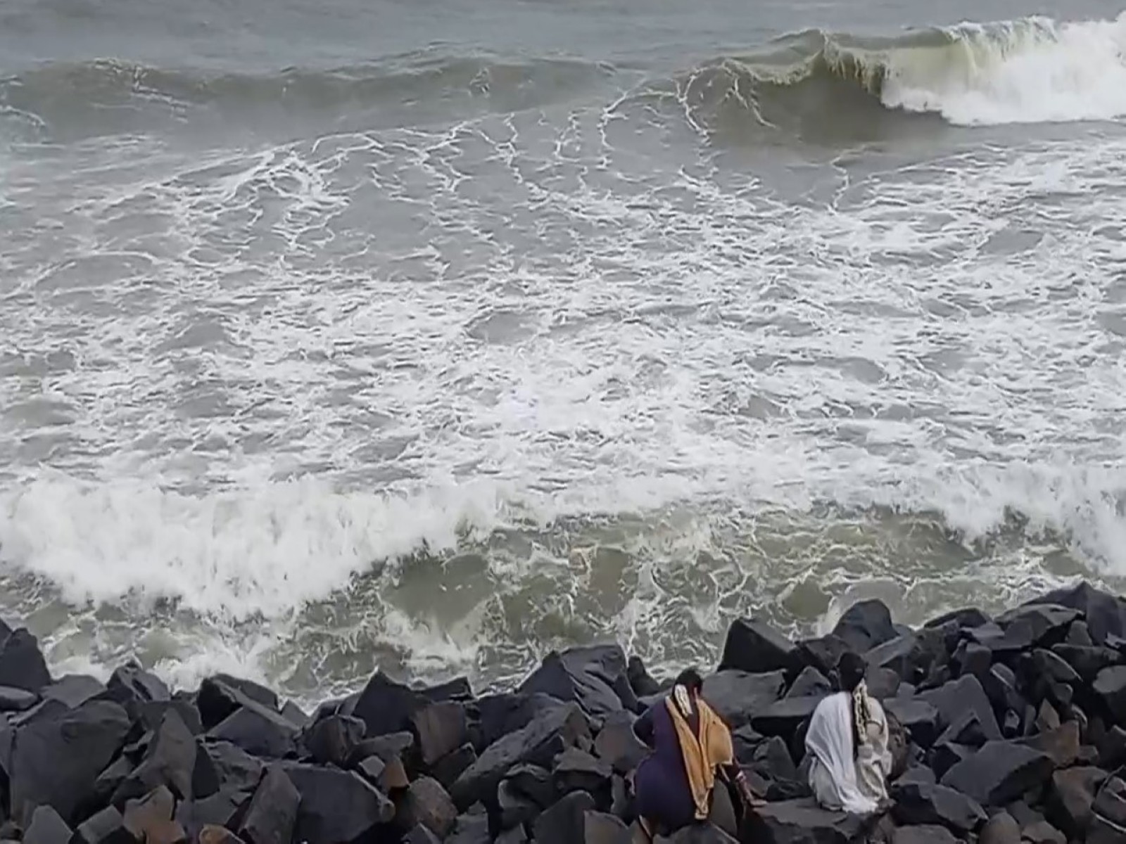 IMD issues red warning in parts of TN, Puducherry as Cyclone Ditwah approaches
