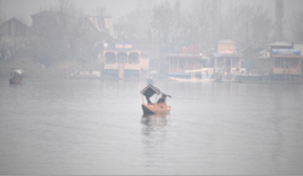 Gulmarg freezes at minus 8.8, cold wave intensifies in J&K