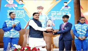MP CM promises reinstatement for cricketer Kranti Gaud’s suspended father