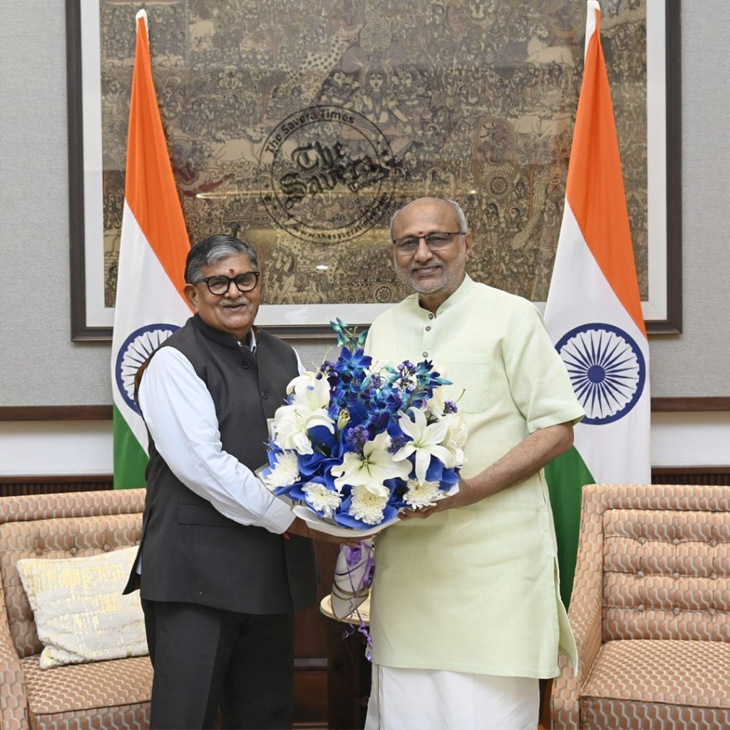 Punjab Governor Gulab Chand Kataria Meets Vice-President C. P. Radhakrishnan, Presents Bouquet of Flowers