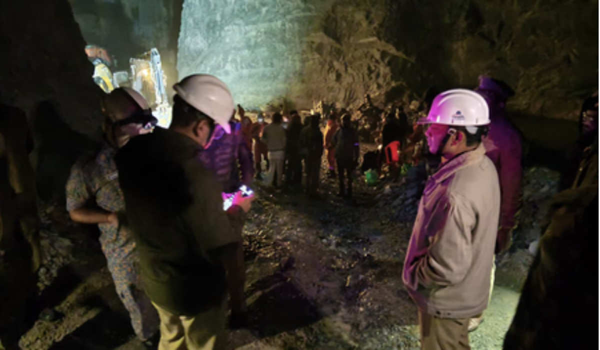 One Dead, Several Missing in UP Stone Quarry Collapse; NDRF Rescue Underway