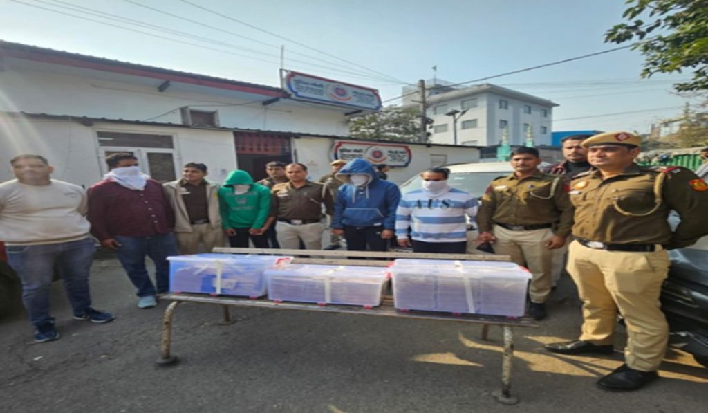 Demonetised Currency Racket Busted in Delhi | Four Arrested