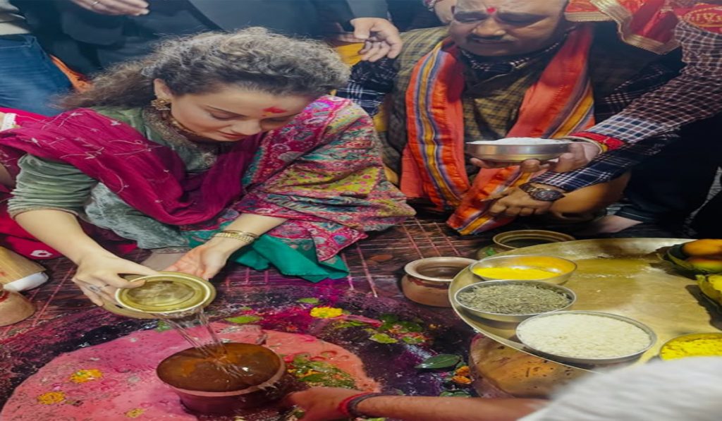 Kangana Ranaut Visits Vaidyanath Jyotirlinga and Vasuki Dham