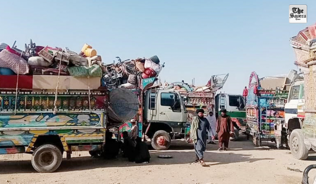 Over 2,000 Afghan refugees deported from Iran, Pakistan in single day