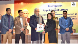 J&K L-G Pledges Justice, Jobs for Families of Terror Victims
