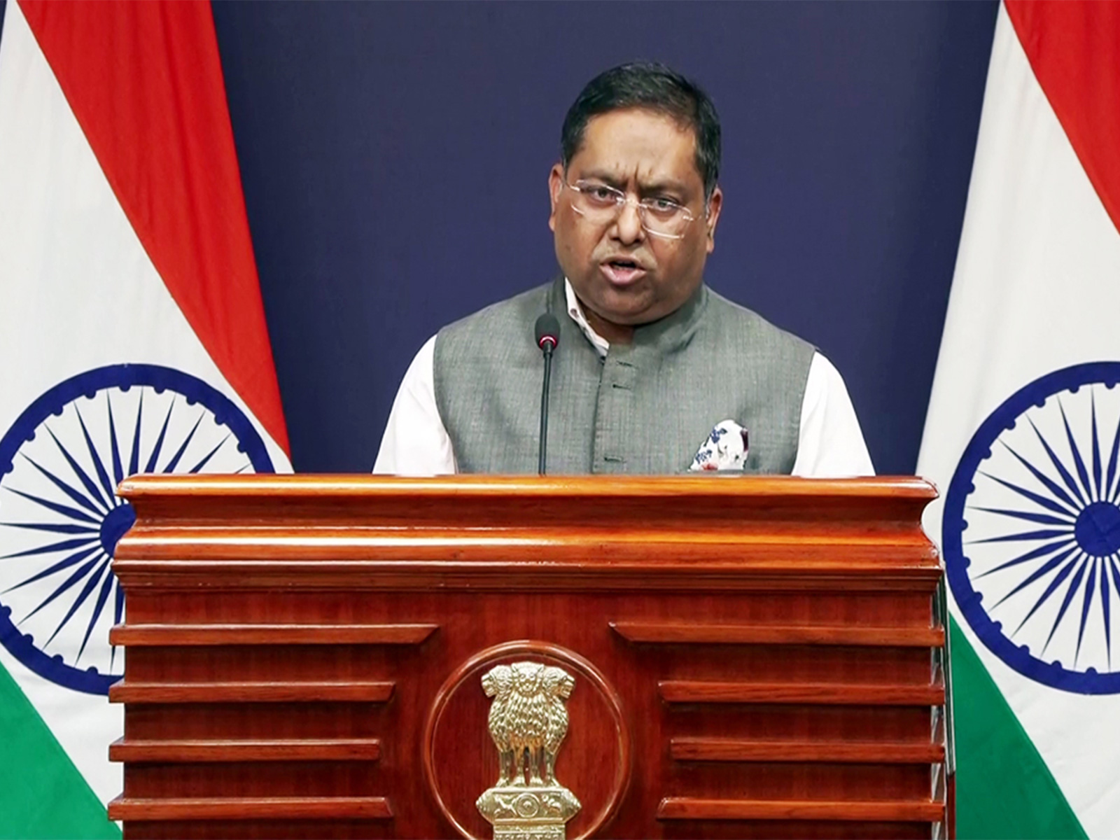 “Yet another attempt to spread anti-India misinformation”: MEA on Pakistan’s overflight clearance claim