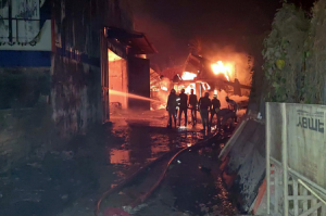Death toll in massive fire in Kolkata warehouse rises to 7 