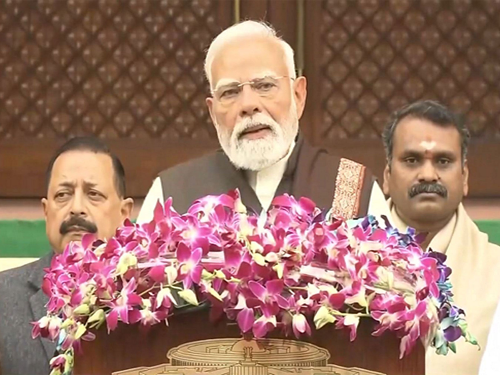 PM Modi interacts with CEOs, experts working in AI sector