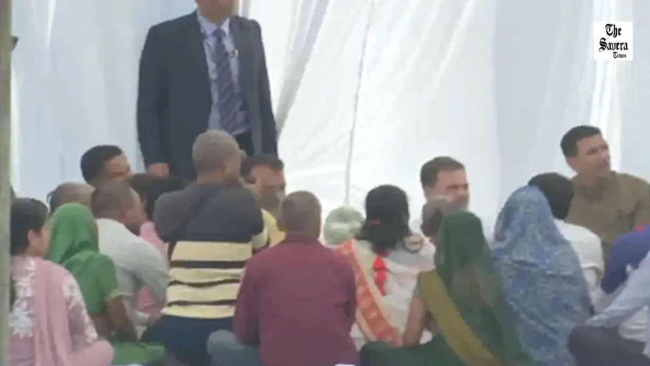 Rahul Gandhi meets families of Indore water contamination victims