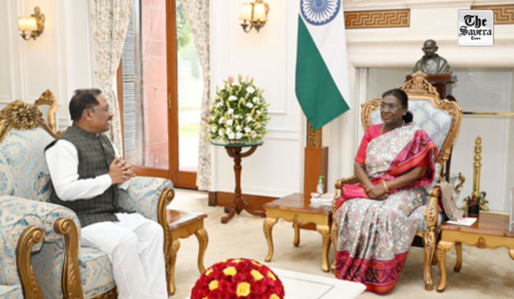 Chhattisgarh CM meets President, invites her to Bastar festival