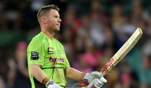 Warner signs extension with BBL club Sydney Thunder