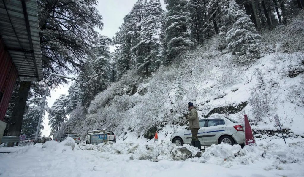 Dry weather persists in Himachal Pradesh; dense fog hits pockets