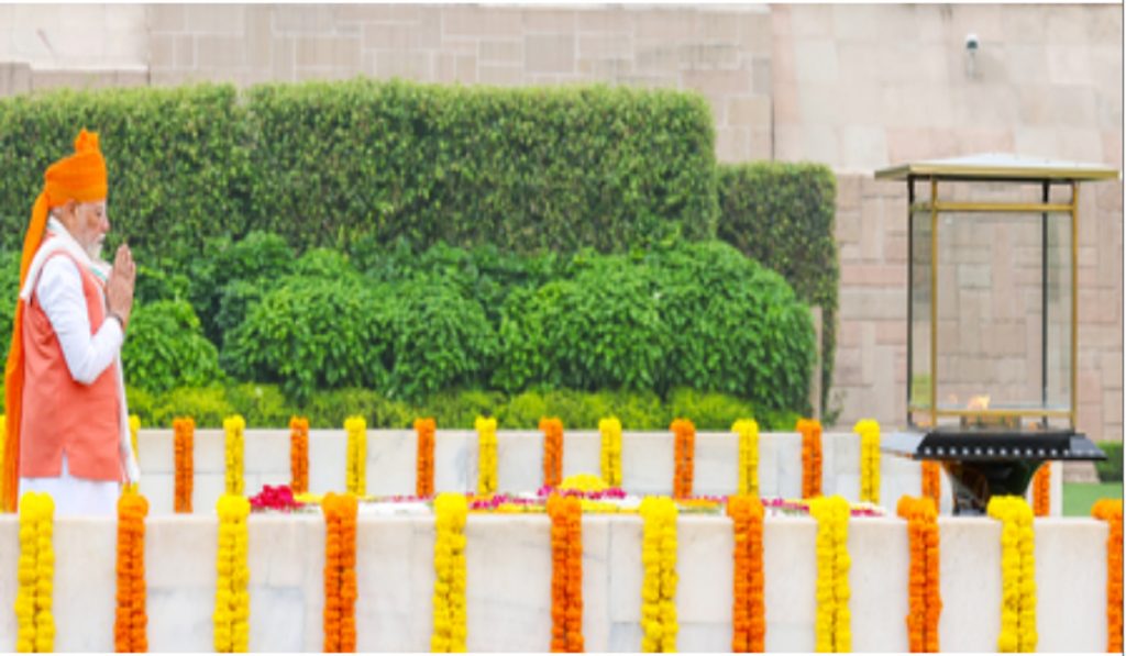 PM Modi, Amit Shah, Gadkari and Others Pay Tribute to Mahatma Gandhi on Death Anniversary