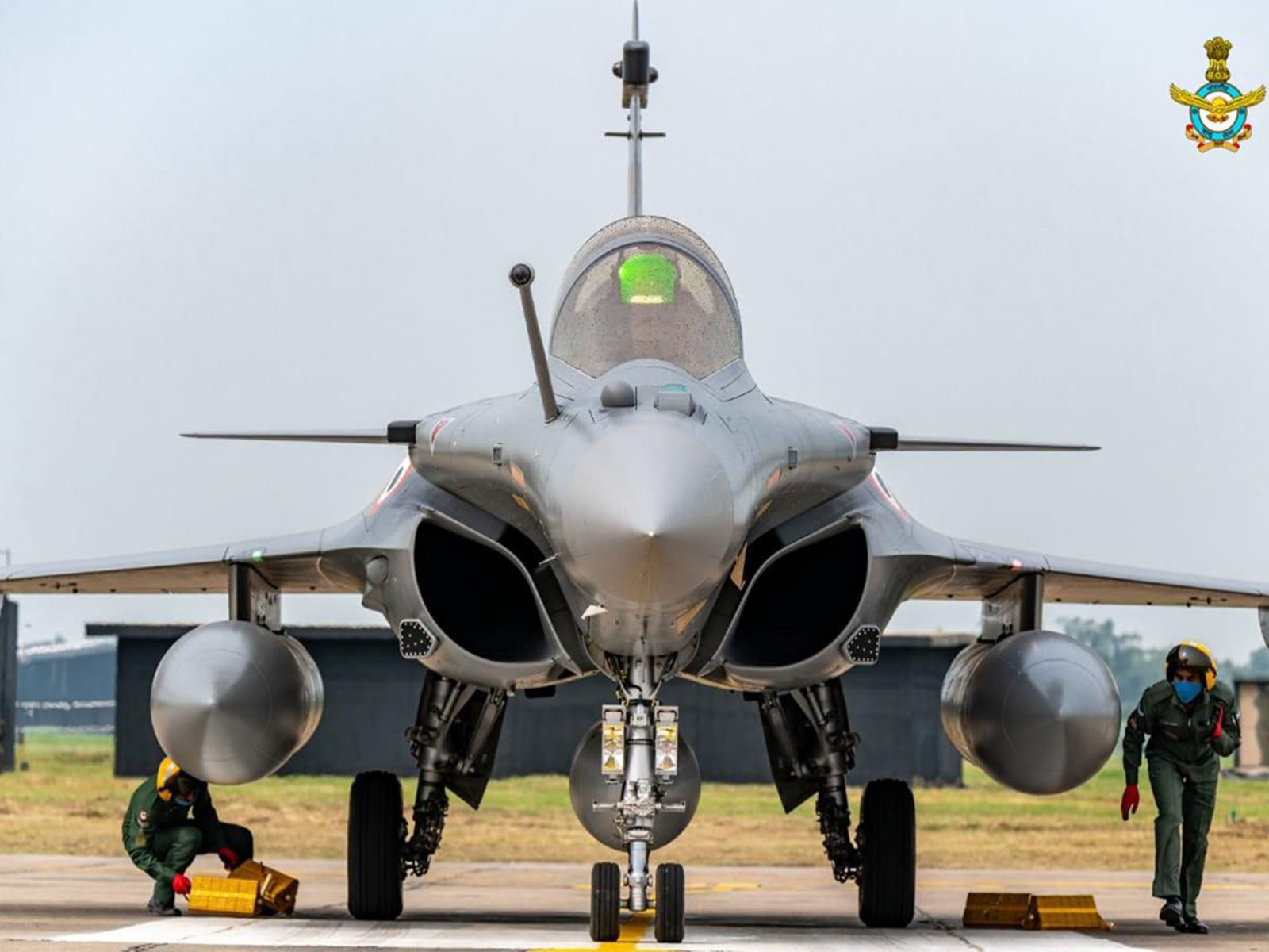 Ahead of French President’s visit, Defence Ministry likely to discuss 114 Rafale jet deal next week