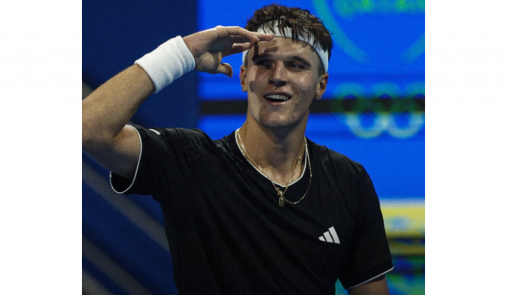 ensik Stuns Sinner in Doha, Sets Semi-Final Clash with Fils