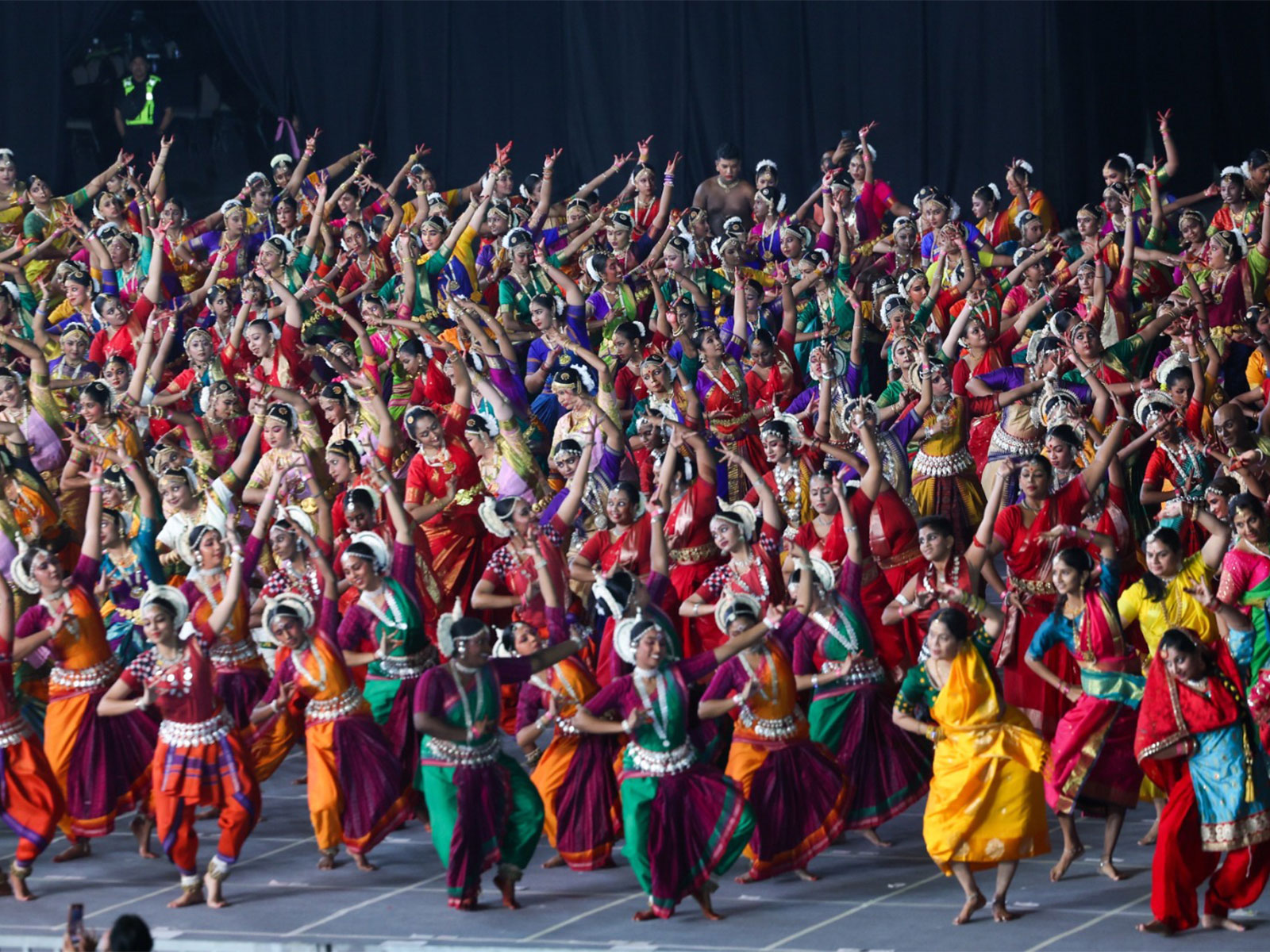 Record-breaking tradition: NSCBICC wows crowd with Indian dance to welcome PM Modi in Malaysia