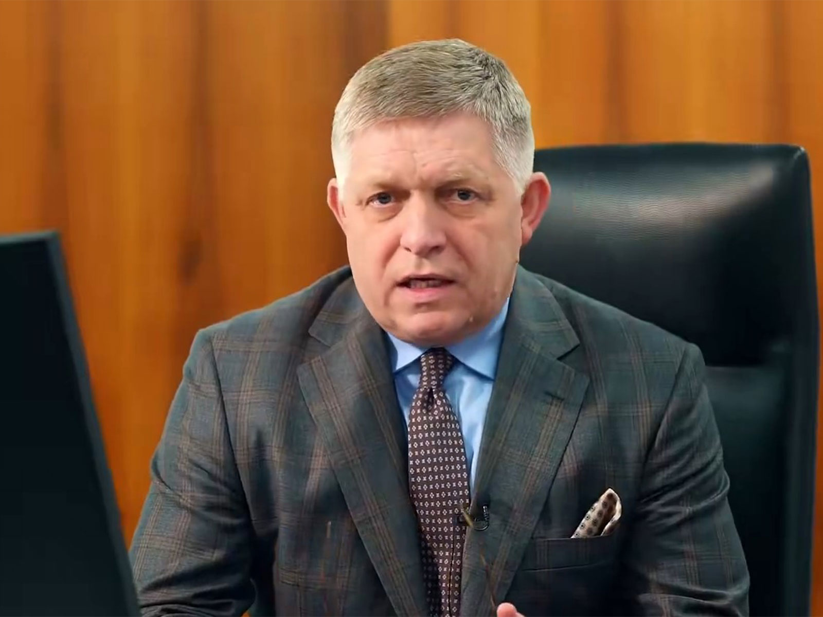 Slovakia halts emergency electricity supplies to Ukraine over Russian oil dispute