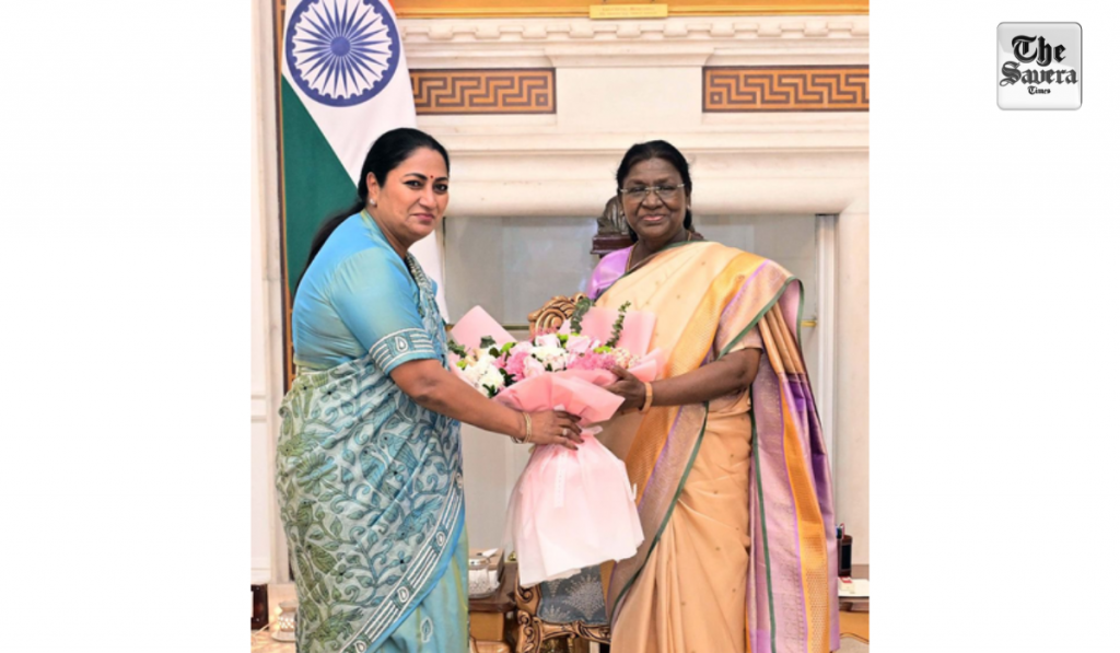 Delhi CM Rekha Gupta Meets President Murmu, Discusses Inclusive Development