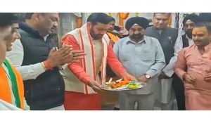 Haryana CM Nayab Singh Saini Performs Jalabhishek at Naleshwar Temple on Mahashivratri