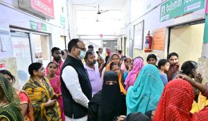 Lucknow: Deputy CM Brajesh Pathak Arrives at Chinhat CHC for Surprise Inspection