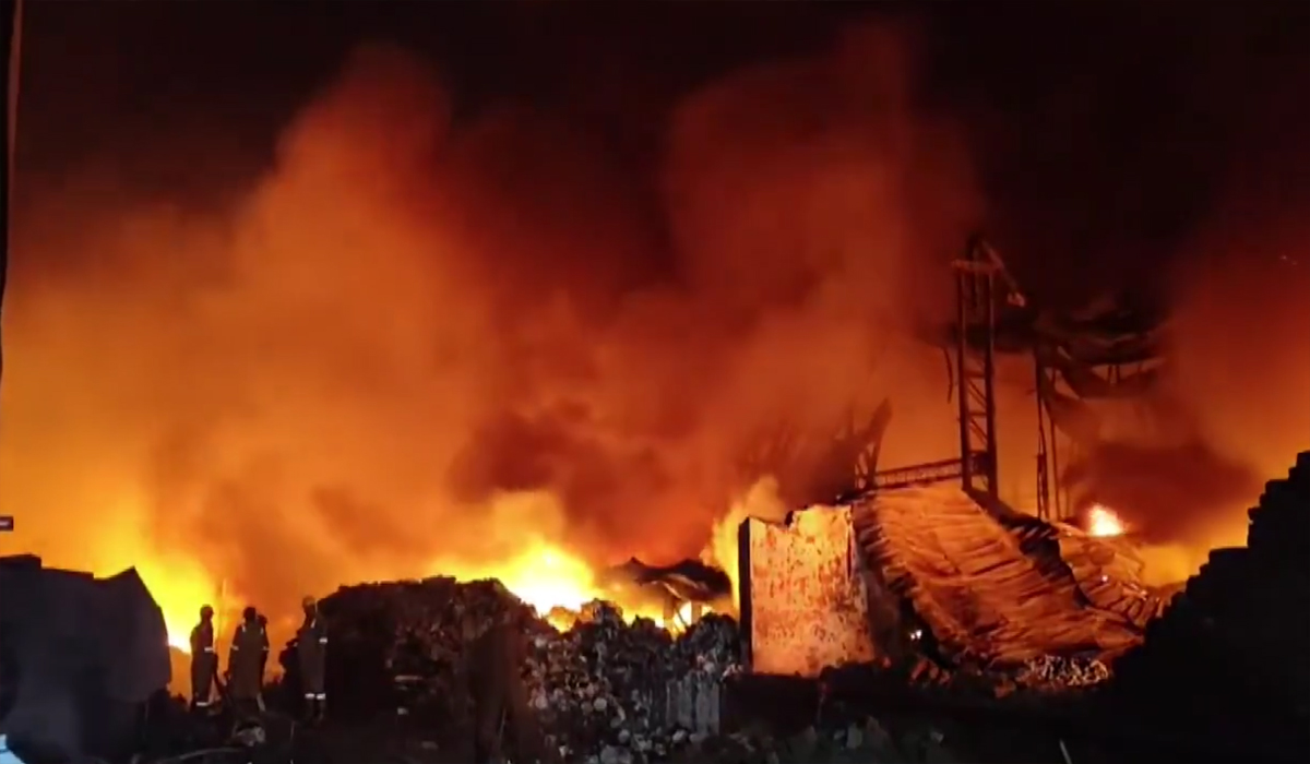 Major fire in Ghaziabad’s Mainapur Industrial Area; 20 fire tenders pressed into service to douse flames