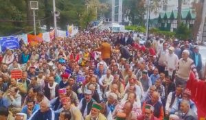 Pensioners turn agitated at Shimla’s Chaura Maidan; raise slogans against Govt