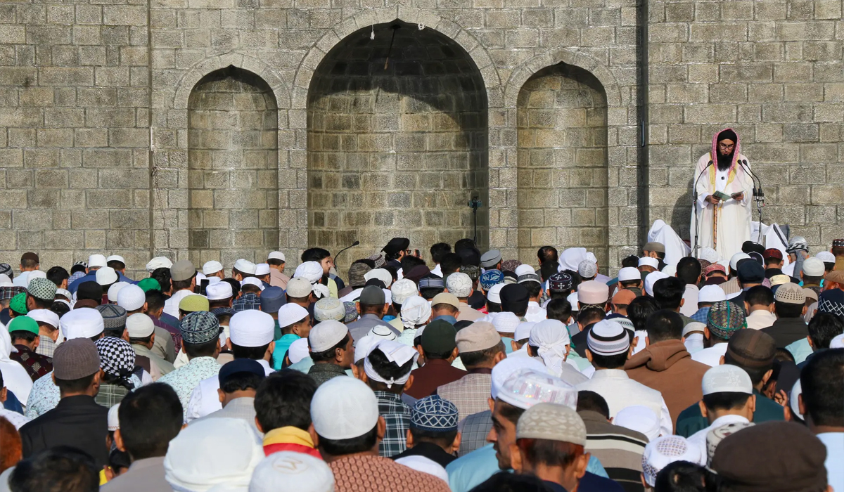 Jammu & Kashmir: Eid prayers offered at Hazratbal; restrictions at Jama Masjid persist