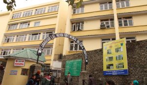 Chamba: 10 Patients’ Mobile Phones Stolen from JLN Medical College’s Wards, Security Under Scanner
