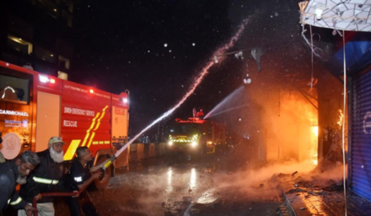 Karachi mall fire: Gul Plaza management alleges delayed rescue response