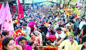 Navratri sees throngs of devotees at Shaktipeeths, 1.2 lakh devotees visit