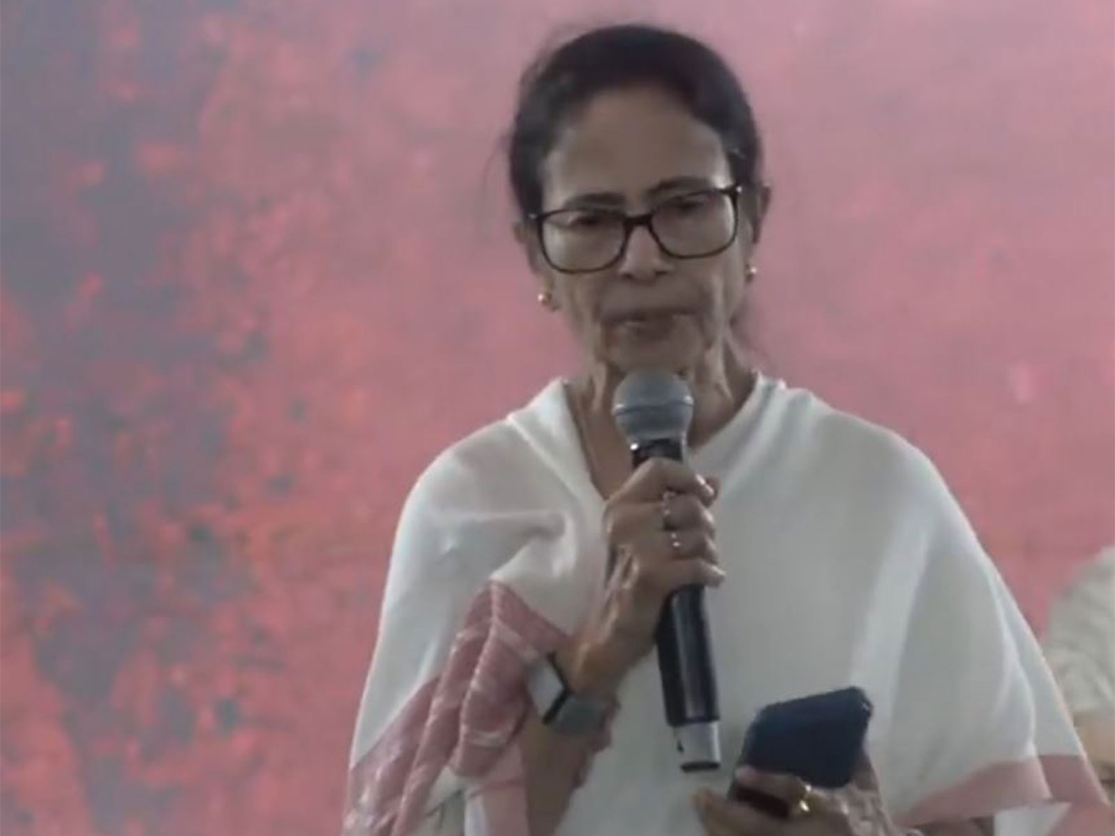 “Don’t play politics as per BJP’s advice”: Mamata Banerjee advices President Murmu