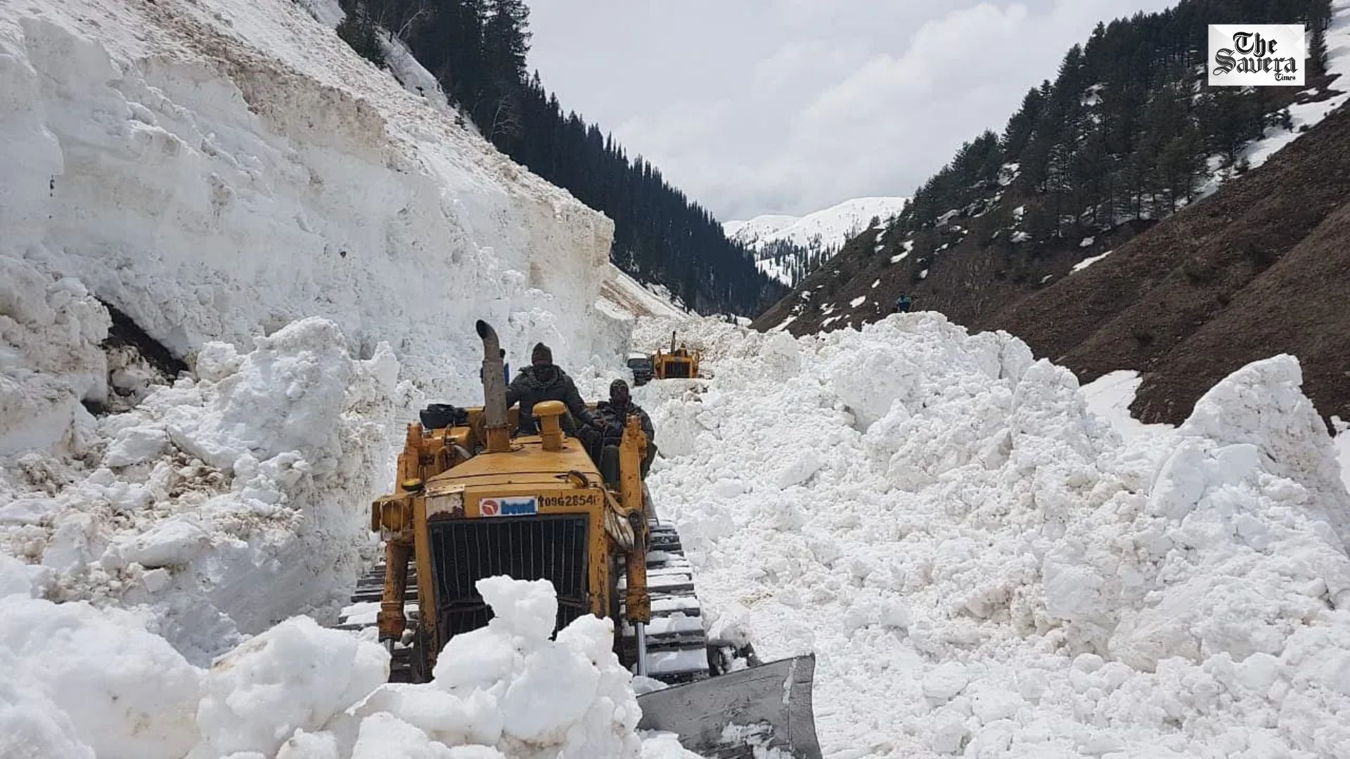 Fresh Snowfall in Bandipora, Gurez Road Closed, Visuals Released