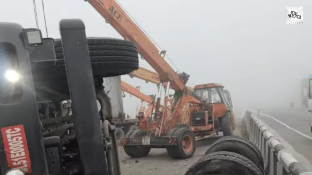 Sonipat Fog Pile‑Up: Truck Overturns, Traffic Chaos