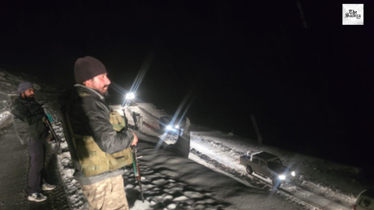 Army, Police Rescue 214 Tourists Stranded at Sinthan Pass
