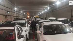 Hundreds of Tourists Stranded at Atal Tunnel After Snowfall