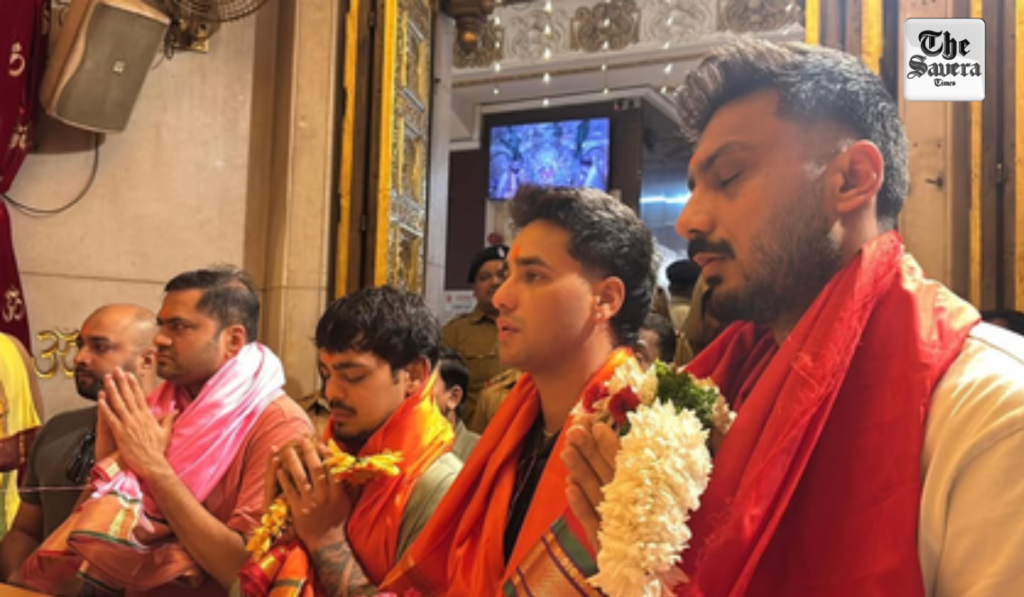 T20 WC: Axar, Abhishek and Kishan visit Siddhivinayak Temple ahead of SF