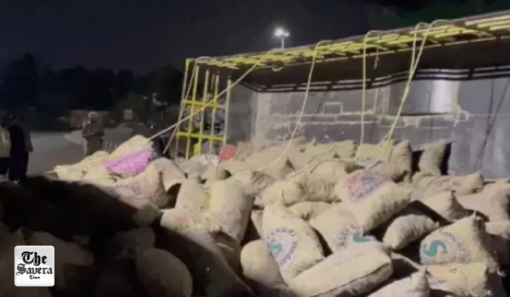 Potato-Laden Trolley Overturns Near PAP Chowk in Jalandhar, No Injuries Reported