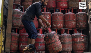 Uttar Pradesh Gas Crisis: Son Walks 8 Km at Dawn to Get Cylinder for Sick Parents