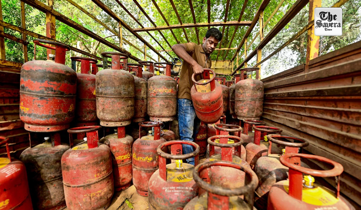 LPG cylinder shortage: Fuel supplies stable, consumers urged to move from LPG to PNG, says govt