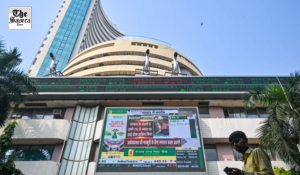 Sensex, Nifty end higher as IT stocks gain
