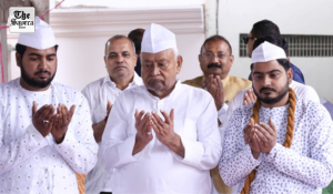 Nitish Kumar offers prayers at mosques in Patna, congratulates Muslim community on Eid